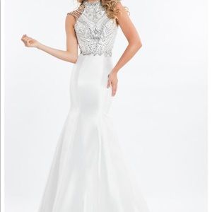 Rachel Allan 7526 Formal Gown size 6 prom wedding